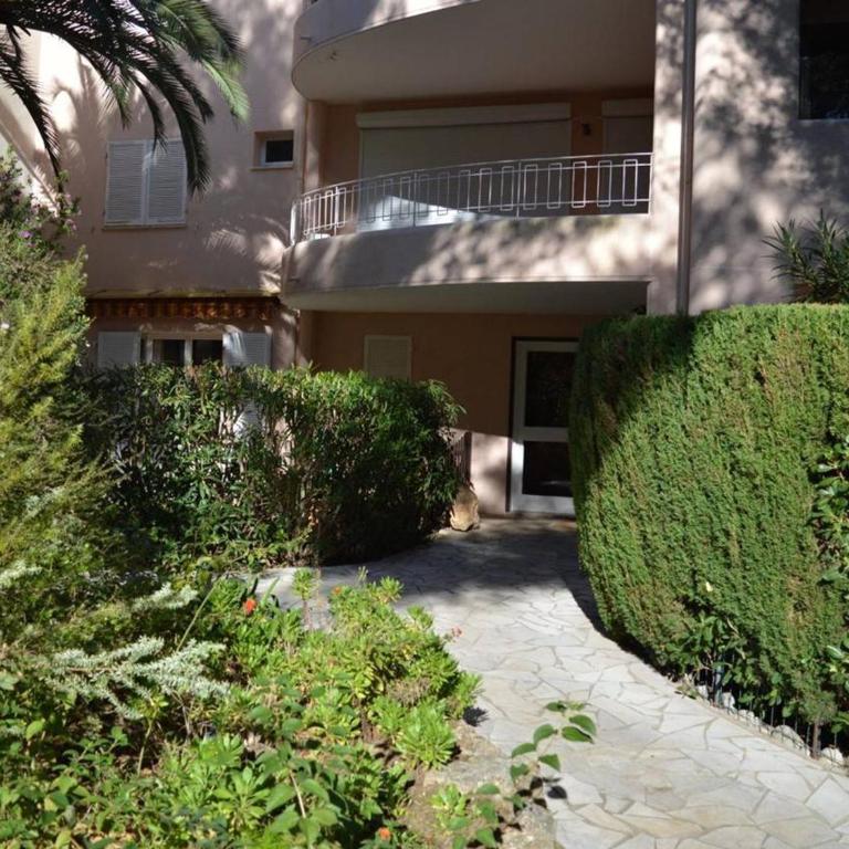 Studio mezzanine 4 couchages à Cavalaire avec terrasse, ascenseur, lave-vaisselle et lave-linge - FR-1-226B-27 - Appartement (4 Adultes) - 6