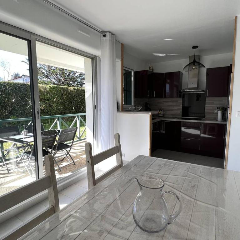 Cambo : T2 Lumineux avec Terrasse Sud, Wifi & Parking - One-Bedroom Apartment - 6