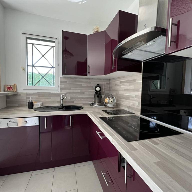 Cambo : T2 Lumineux avec Terrasse Sud, Wifi & Parking - One-Bedroom Apartment - 8