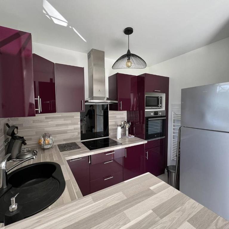 Cambo : T2 Lumineux avec Terrasse Sud, Wifi & Parking - One-Bedroom Apartment - 9