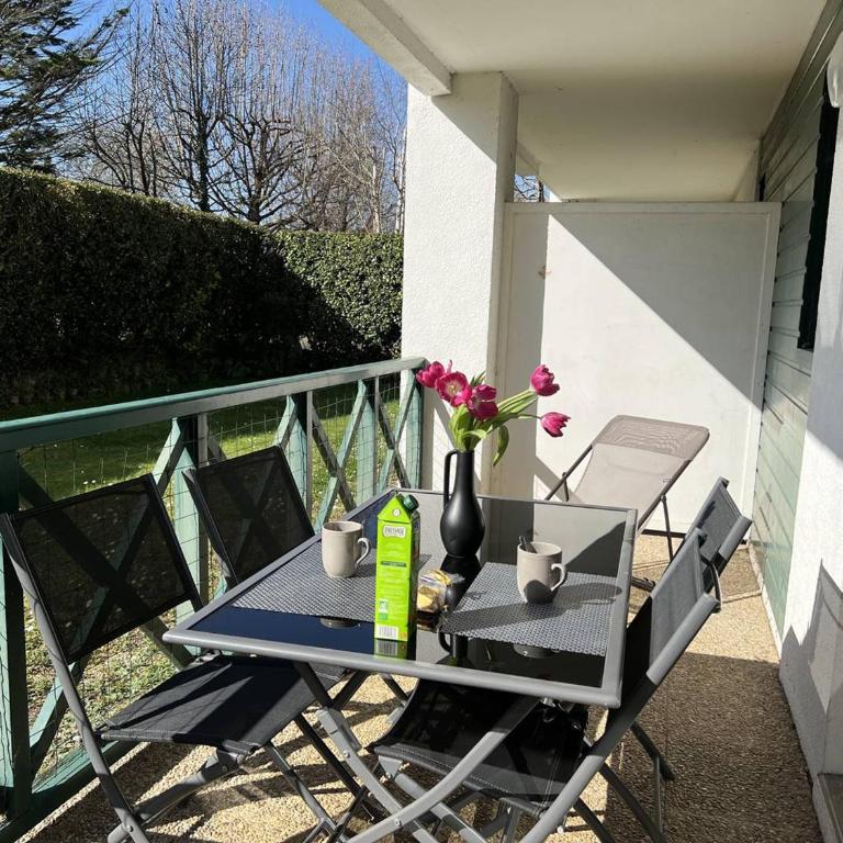 Cambo : T2 Lumineux avec Terrasse Sud, Wifi & Parking - One-Bedroom Apartment - 13