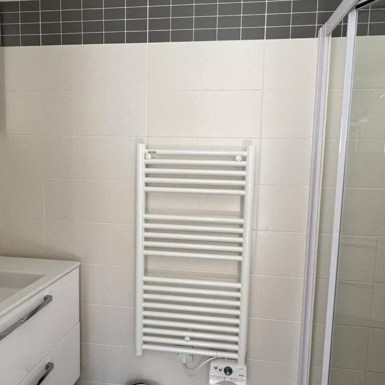 T1 bis avec Terrasse, Parking, WiFi et Animaux admis à Cambo-les-Bains - Appartamento con 1 Camera da Letto - 4