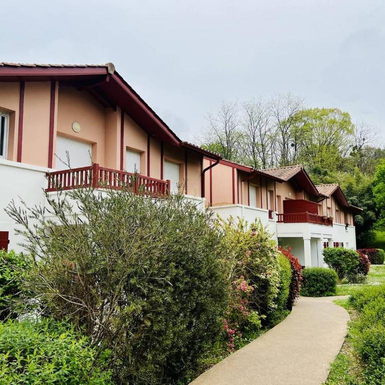 Appartement F2 avec piscine et parking à Cambo-les-Bains - Appartement 1 Chambre - 1