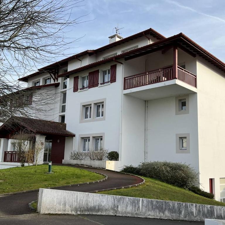 Appartement T2 RDC avec terrasse, parking, et WIFI à Cambo-les-Bains - Appartement 1 Chambre - 1