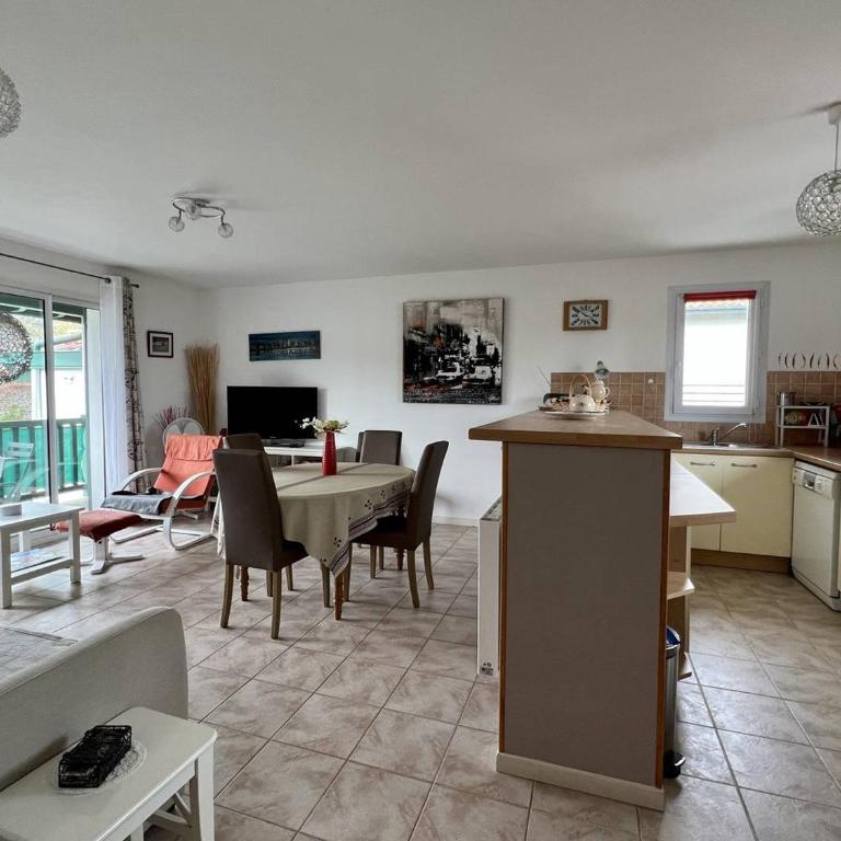 Cambo-les-Bains T2 calme 2 couchages avec parking - One-Bedroom Apartment - 4