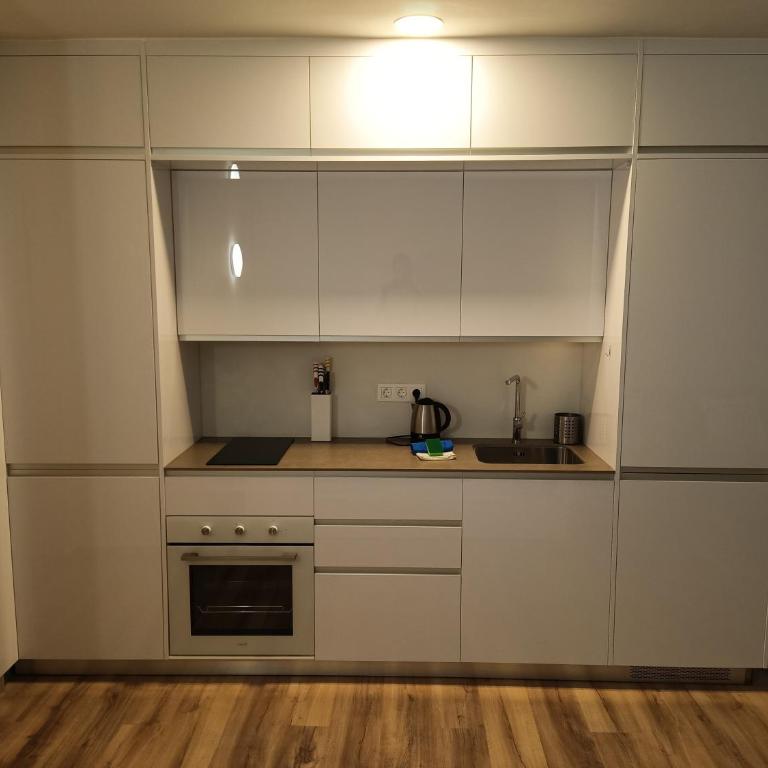 The BEST Views in Alcúdia - 7th floor studio - Apartment mit 1 Schlafzimmer - 3