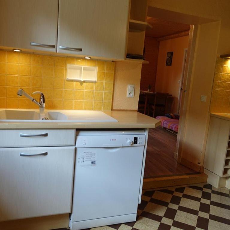 Appart spacieux dans chalet traditionnel avec balcon pour 5 pers. à Arêches-Beaufort - FR-1-342-146 - Apartment - 6