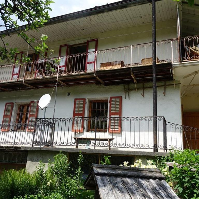 Appart spacieux dans chalet traditionnel avec balcon pour 5 pers. à Arêches-Beaufort - FR-1-342-146 - Apartment - 8