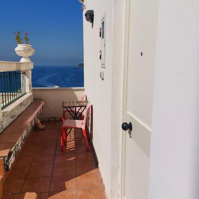 La stanza sul Porto di Amalfi camera piccina piccina con bagno privato e terrazzino vista mare - Camera Matrimoniale Economy - 18