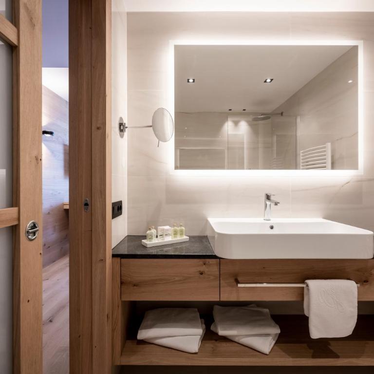 Small & Beautiful Hotel Gnaid - Chambre Double avec Balcon - 4