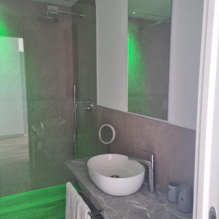 LUXURY APARTMENTS NATURA - Appartamento con 1 Camera da Letto e Vista Lago - 11