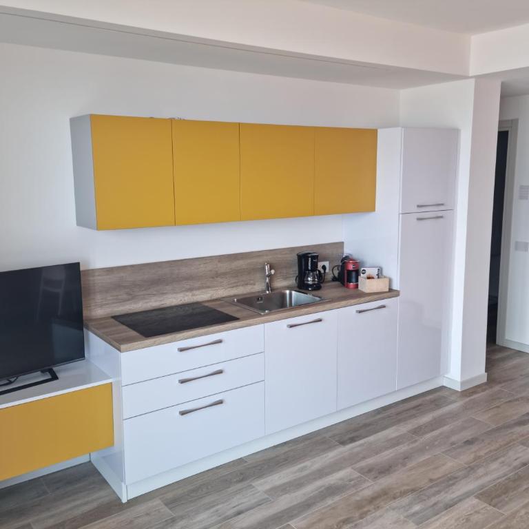 LUXURY APARTMENTS NATURA - Appartamento con 2 Camere da Letto e Vista Lago - 18