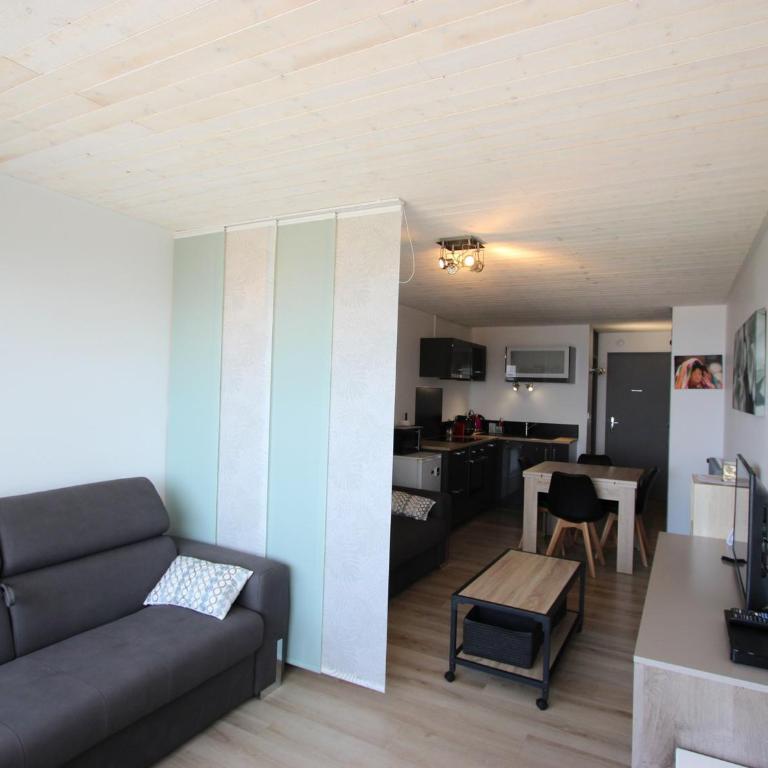 Studio moderne 4 personnes avec balcon et cuisine équipée à Chamrousse - FR-1-549-19 - Studio - 2