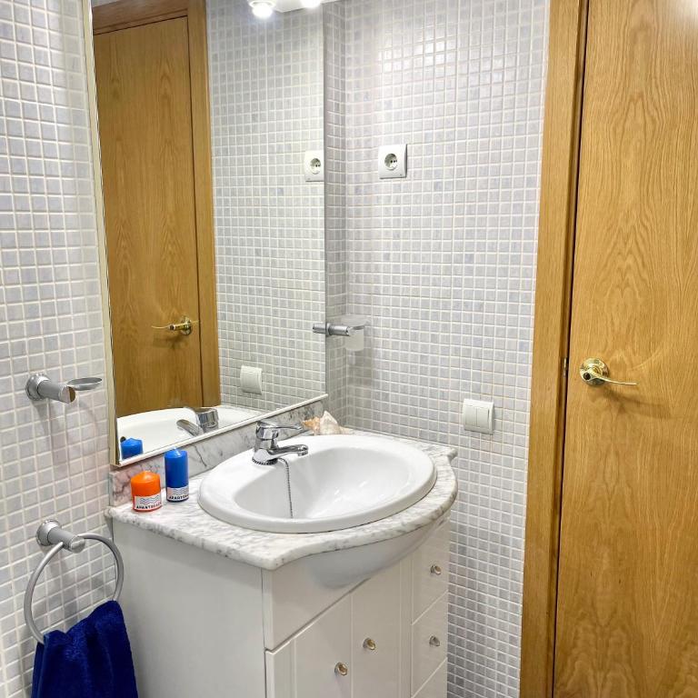 APARTBEACH NOVA PINEDA con PARKING Y CLIMA - Two-Bedroom Apartment - 23
