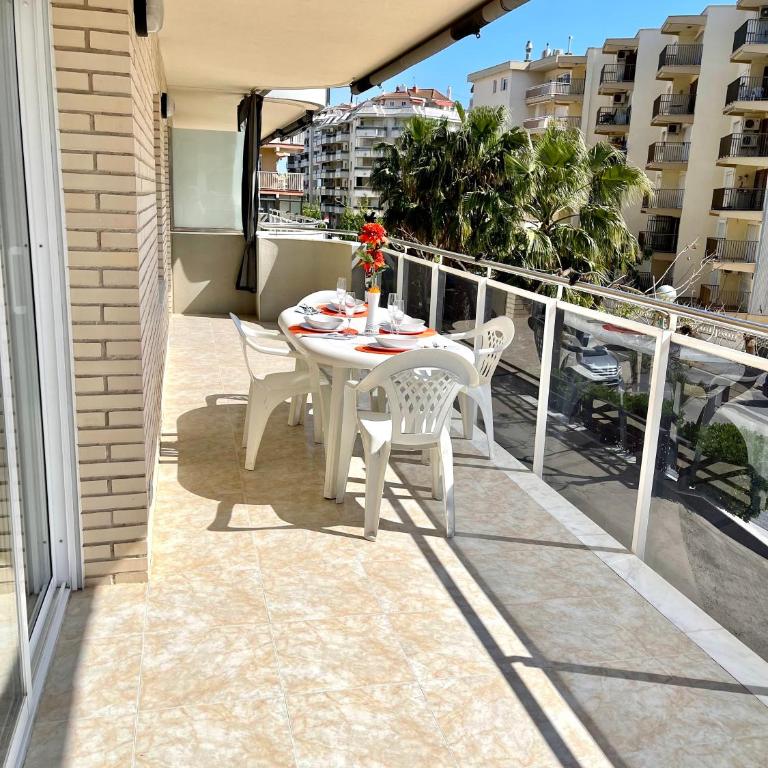 APARTBEACH NOVA PINEDA con PARKING Y CLIMA - Two-Bedroom Apartment - 11