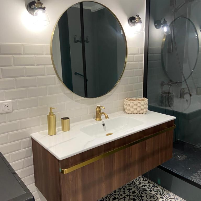 Ajaccio magnifique T2 37m2 centre ville vue mer au bord de la plage Neuf 4 couchages balcon parking privé fermé Clim wifi - Apartment mit 1 Schlafzimmer - 10