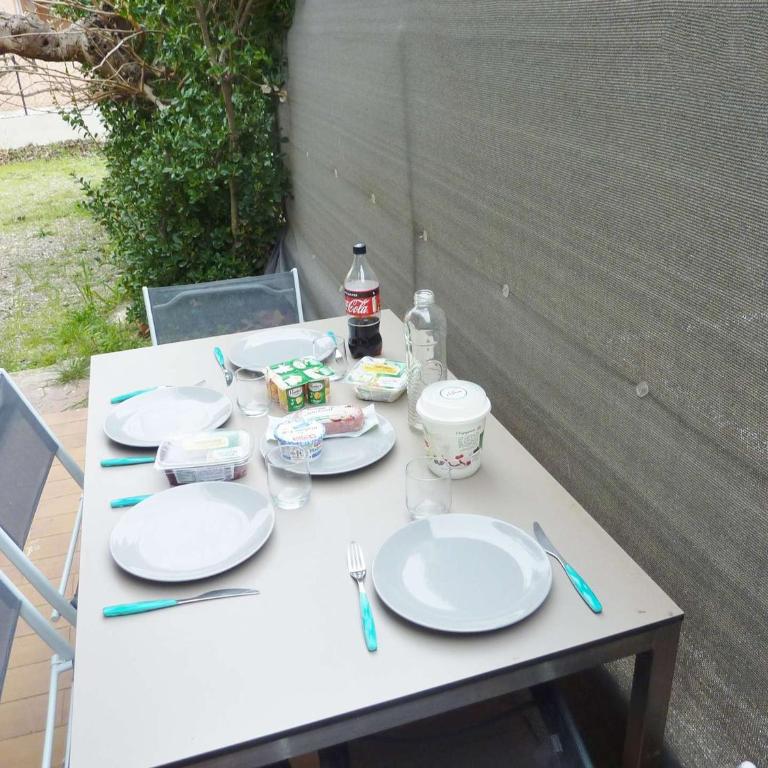 Appartement T2 rénové, climatisé, avec terrasse et parking, proche plage - FR-1-387-166 - Appartement (4 Adultes) - 1