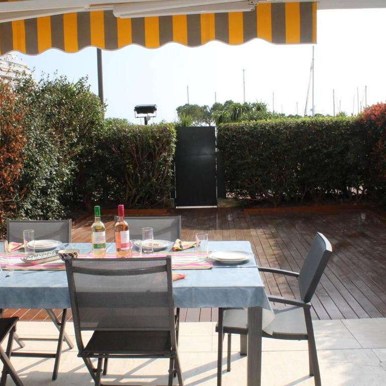 Appartement 3P en RDJ avec Jardin et Terrasse, à 5 min Plage et Restaurants, Parking Privé, Climatisé - FR-1-252A-59 - Appartement (4 Adultes) - 1