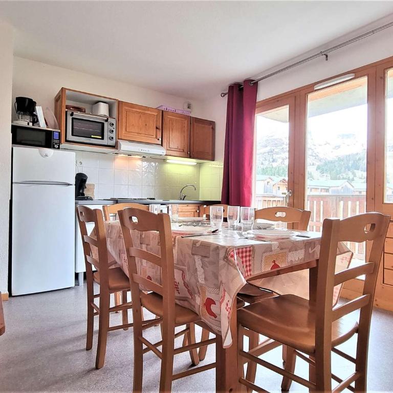 Appartement 8 pers avec balcon, proche commerces et pistes, casier à ski - FR-1-525-199 - Apartment (8 Adults) - 2