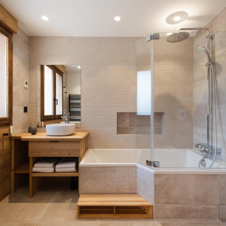 Chalet 4★, 12 pers, 5 chambres, terrasses ensoleillées, navette à proximité - FR-1-304-270 - Chalet (12 Adultes) - 2