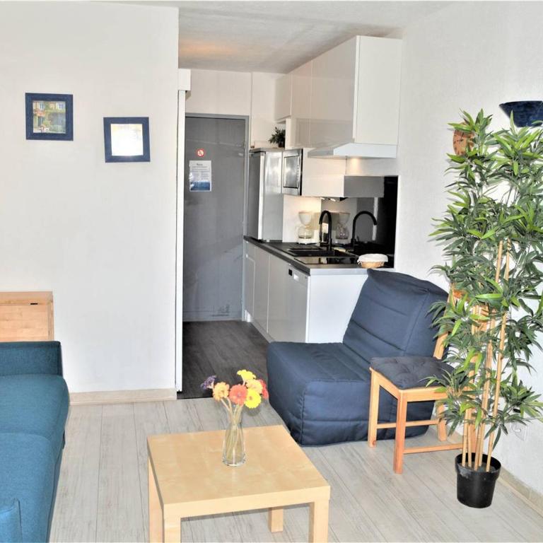 Studio rénové climatisé, 3 couchages, proche port et casino à Cavalaire-sur-Mer - FR-1-226B-98 - Appartement (3 Adultes) - 2