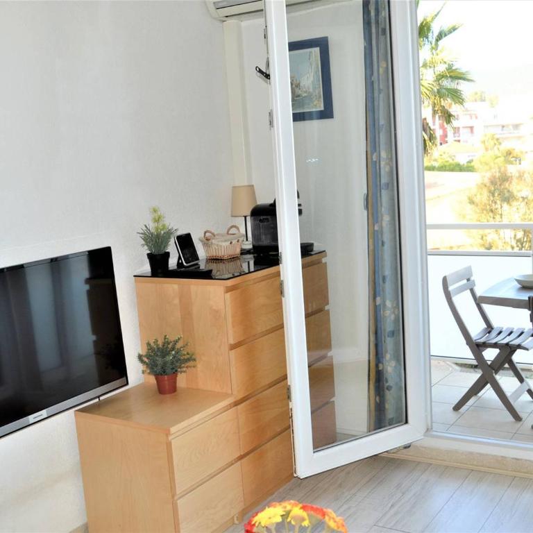Studio rénové climatisé, 3 couchages, proche port et casino à Cavalaire-sur-Mer - FR-1-226B-98 - Appartement (3 Adultes) - 4