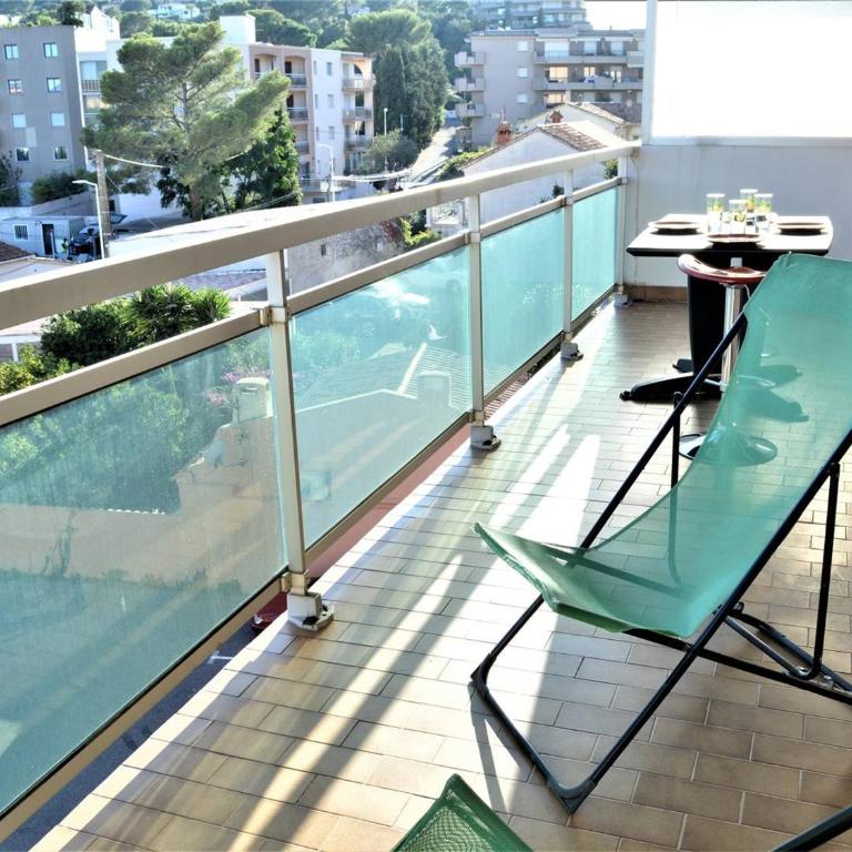 Appartement Climatisé 2P avec Parking, Proche Plage et Commerces à Cavalaire - FR-1-226B-99 - Apartment (4 Adults) - 2