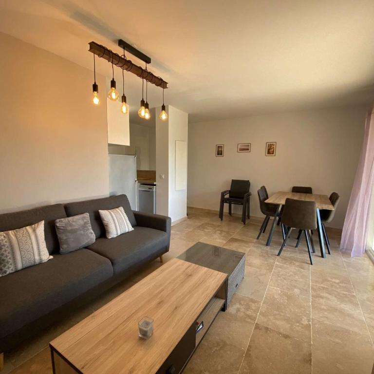 Sainte-Maxime : 3 Pièces, 4 Couchages, Piscine, Calme, Proche Commerces et Aqualand - FR-1-226-476 - Apartment (4 Erwachsene) - 5