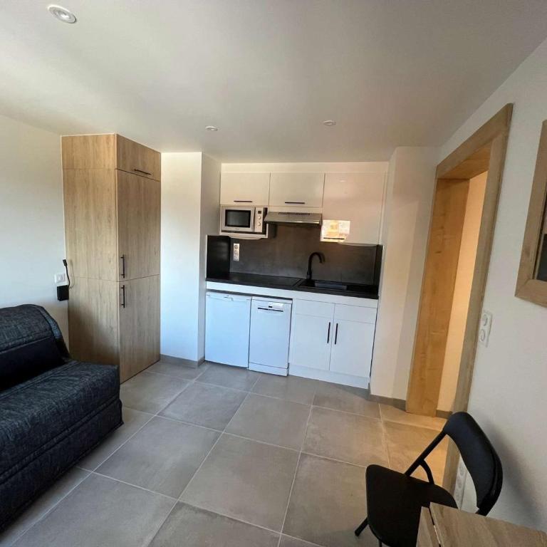 Studio Montagne Rénové, 2 Pers, Proche Pistes et Commerces, Méribel - FR-1-180-572 - Appartement - 2