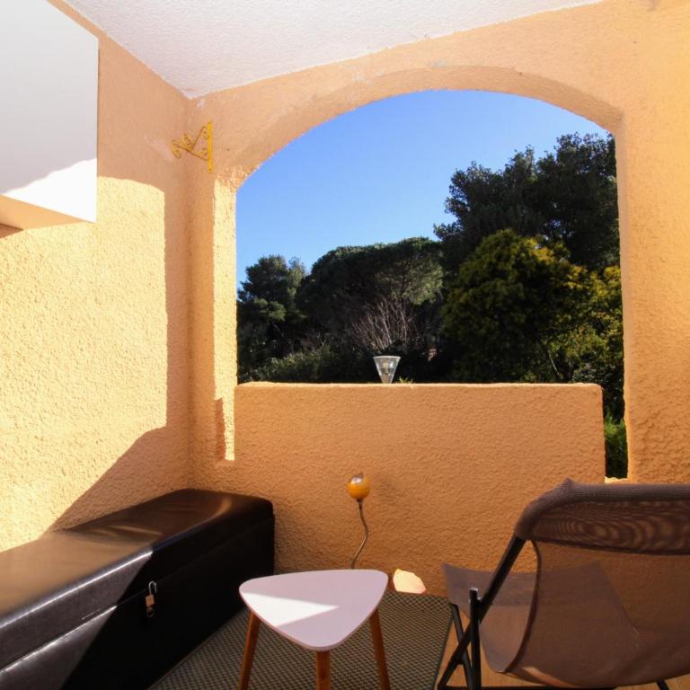 Saint Cyprien - T2 avec Balcon, Climatisation et Parking - FR-1-309-305 - Apartment - 2