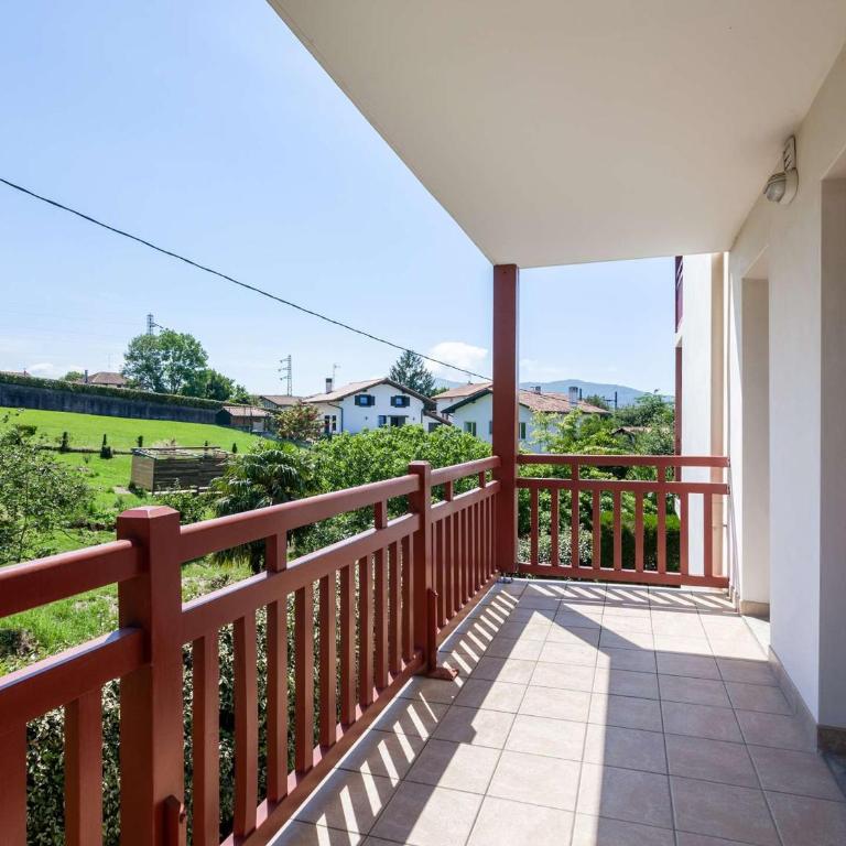 Appartement Moderne avec Balcon, Proche Centre et Plage, Piscine et Parking, Hendaye - FR-1-2-399 - Appartement - 2