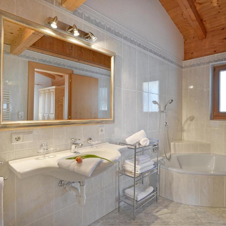 Appartementhaus Kostenzer - Apartment - auf 2 Etagen - 8