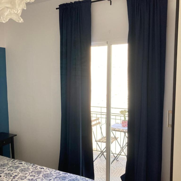 Castle View Apartments - Apartment with Balcony - 7