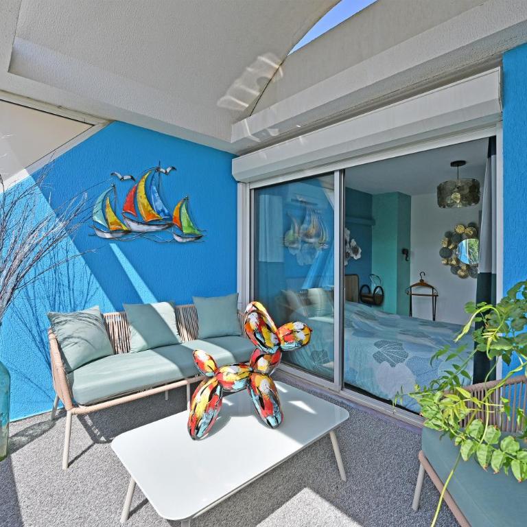 T3 de 45 m2 avec terrasse - Entièrement climatisé - 2 chambres - 400m de la plage - résidence avec piscine - Apartment mit 2 Schlafzimmern - 11