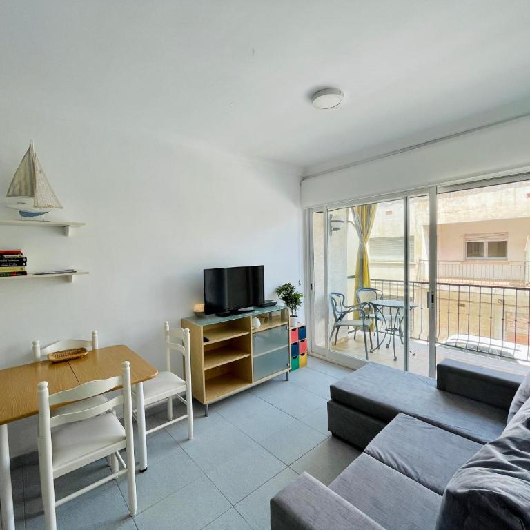Acogedor y céntrico apartamento a 1' de la playa - Two-Bedroom Apartment - 4