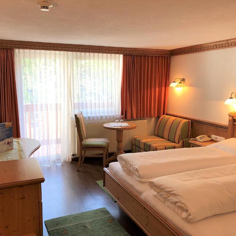 Hotel Garni Central - Zimmer - Studios - Apartments - Doppelzimmer - 2
