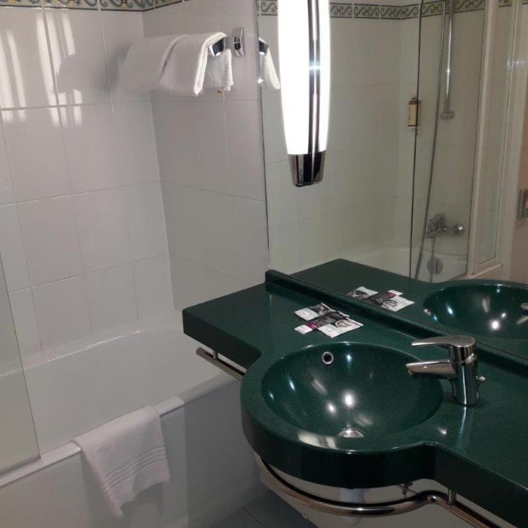 Mercure Rennes Centre Gare - Chambre Standard avec 1 Lit Double - 9