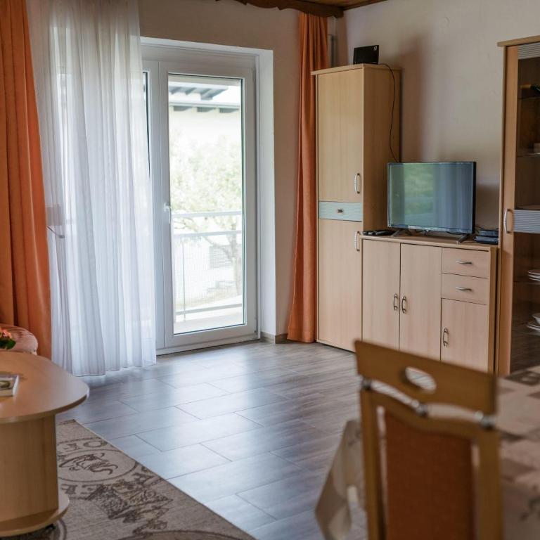Ferienwohnungen Rijawetz - Apartment mit 1 Schlafzimmer und Dusche - 2