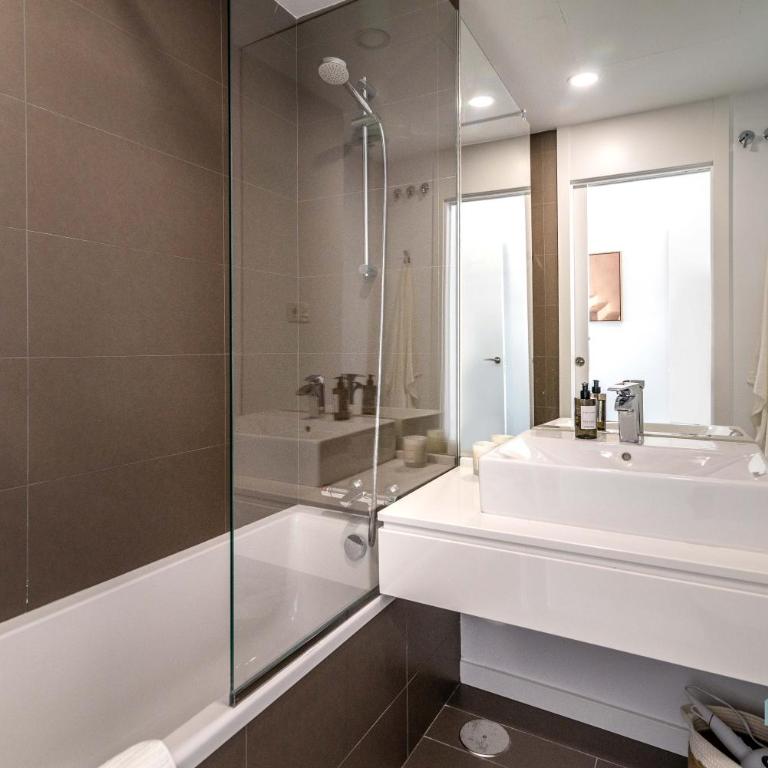 Newly Built 3-BDRM Luxury Apt w/ Stunning Sea Views - Apartamento de 3 dormitorios - 27