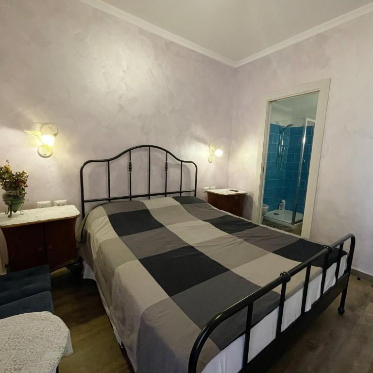 Iris Guest House - Camera Matrimoniale con Bagno Privato - 27