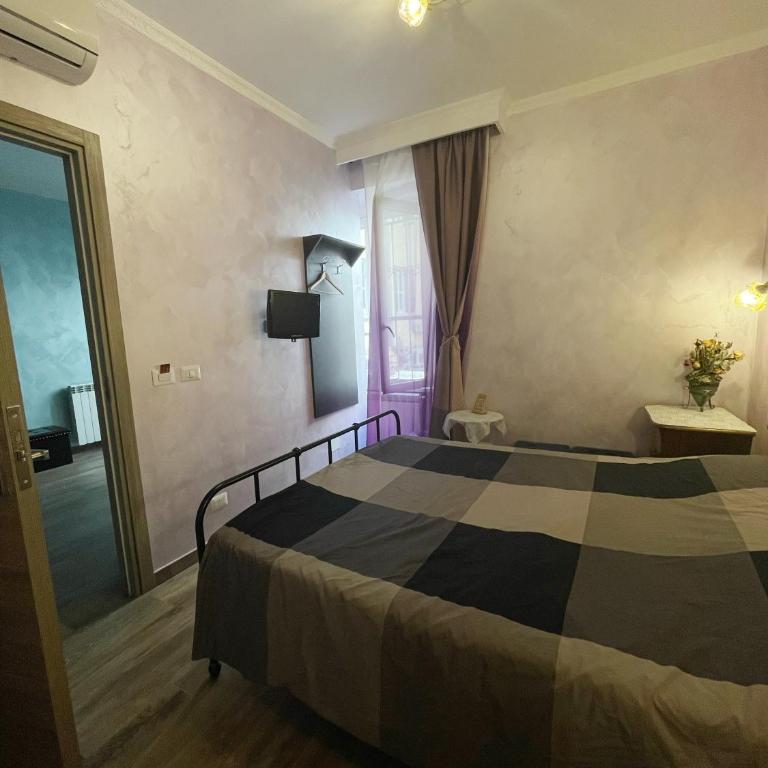 Iris Guest House - Camera Matrimoniale con Bagno Privato - 21