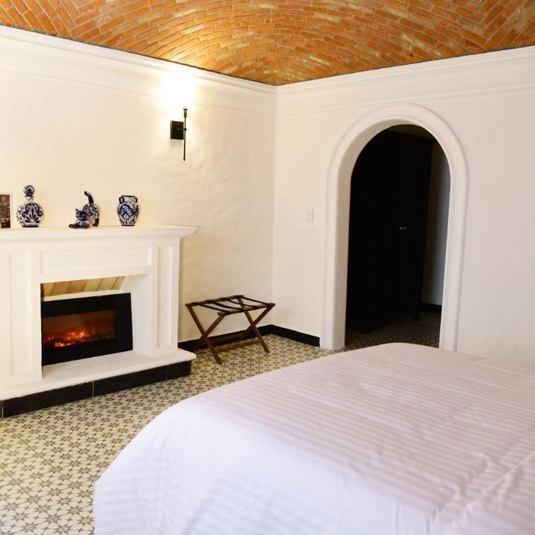 Hacienda San Patricio - Queen Room with Balcony - 6