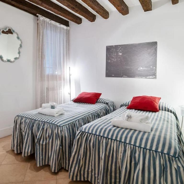 Riva Di Biasio & Sestiere Santa Croce x4 - Two-Bedroom Apartment - 10