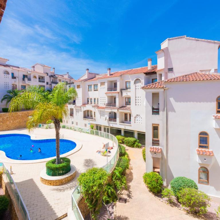 Renteando Albir Apartments - One-Bedroom Apartment with Pool View - 1