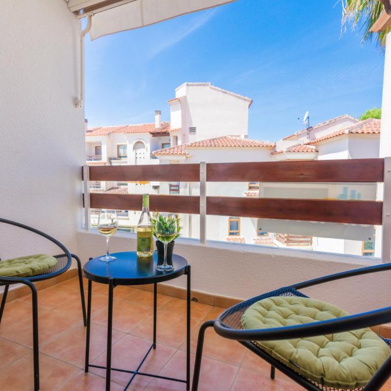 Renteando Albir Apartments - One-Bedroom Apartment with Pool View - 9