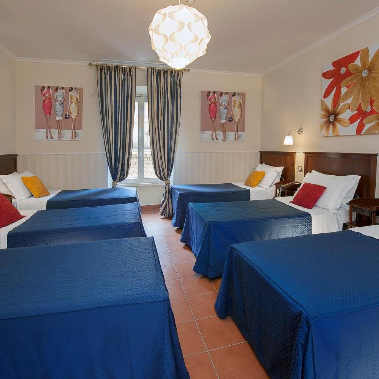 Budget Rooms Des Arts - Camera Familiare con Bagno in Comune - 3