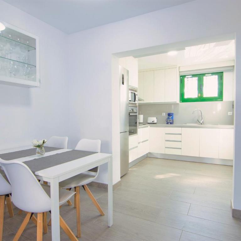 Bungalow Parque Gaviota 4 by Homestaygrancanaria - Apartamento de 2 dormitorios - 2