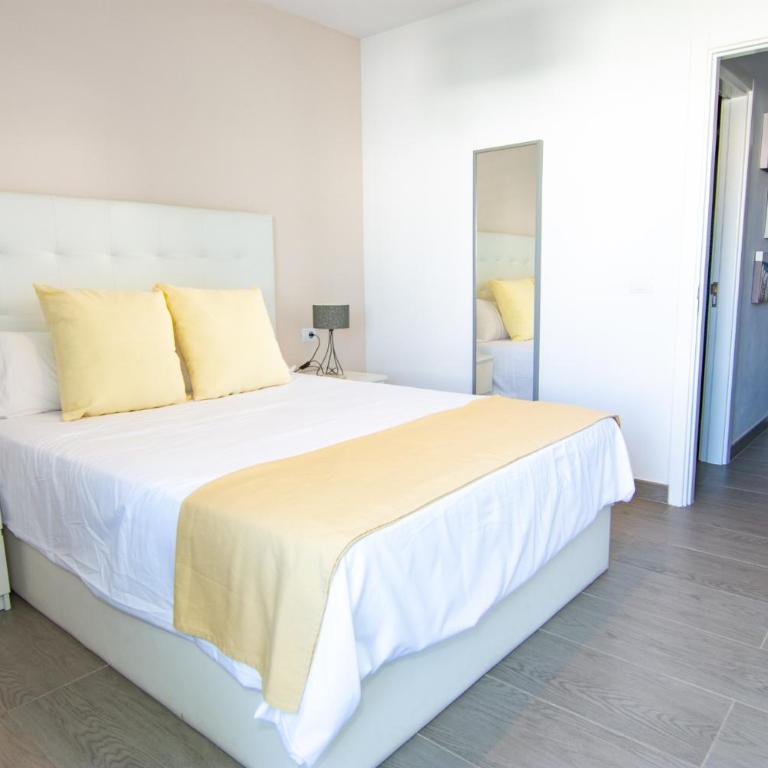 Bungalow Parque Gaviota 4 by Homestaygrancanaria - Apartamento de 2 dormitorios - 4