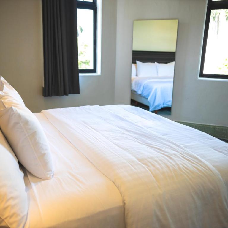 Hotel La Nacional By Kavia - Superior King Room - 9