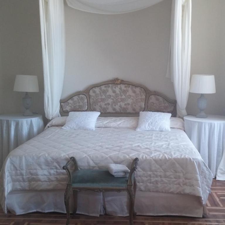 Piazza Venezia Le Camere - Superior Triple Room - 11